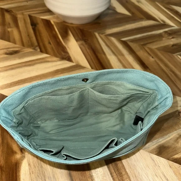 Portland Leather Blue Pouch - Picture 3 of 6